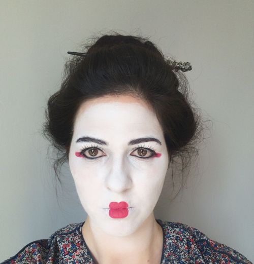 maquillage geisha face